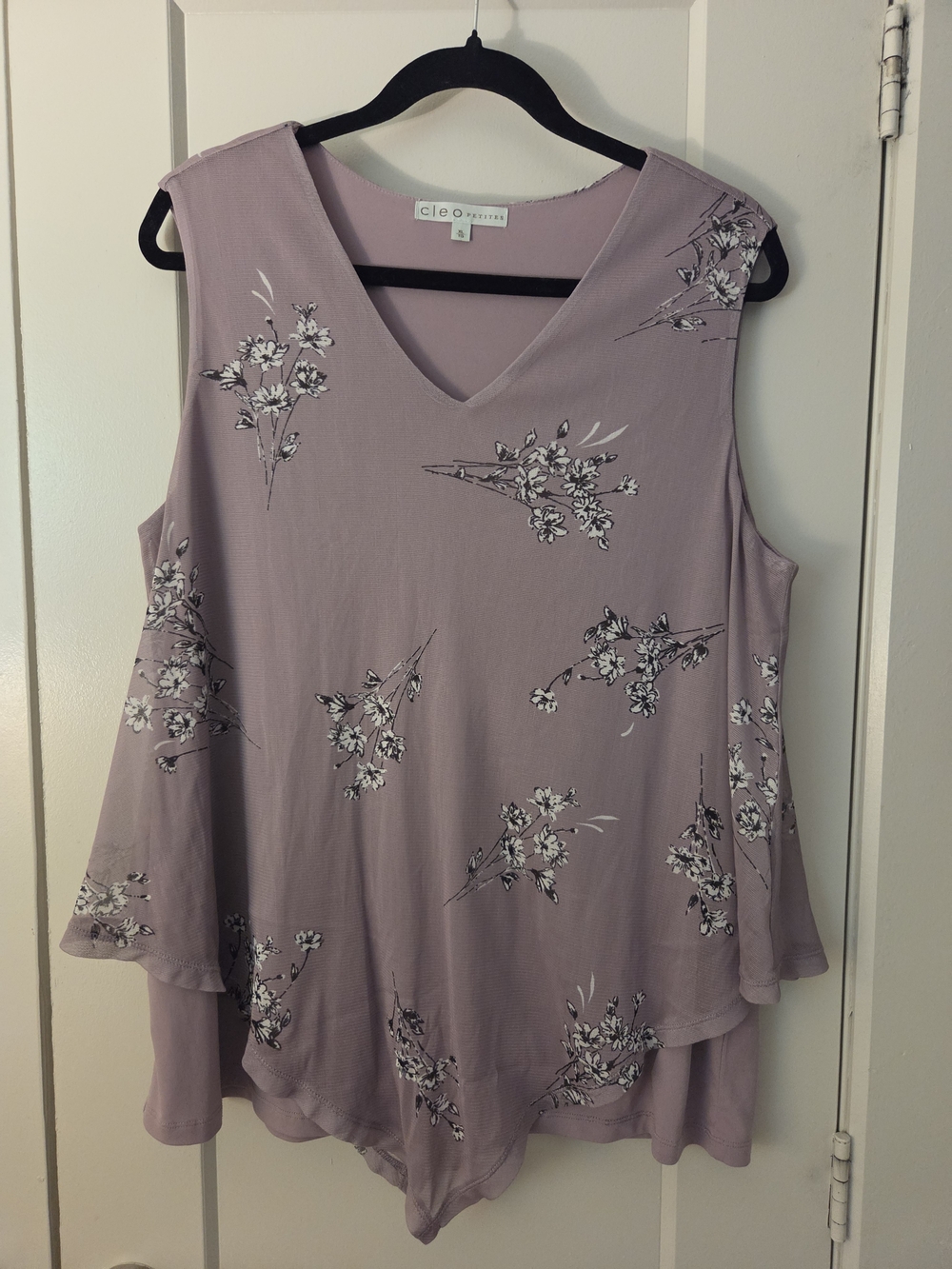 Cleo Lavender Floral V-Neck Sleeveless Tunic